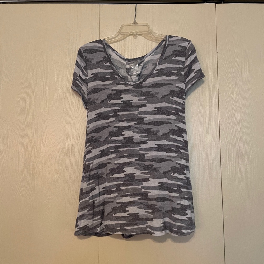 Maurice’s Camo Short Sleeve Top